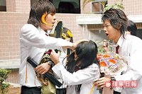 小綜出手撂倒林依晨