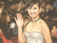 可愛的林依晨一身公主裝，叫人激賞。（圖／記者邱榮吉攝）