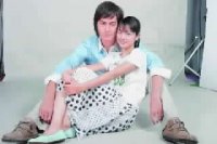 林依晨與鄭元暢的「惡作劇之吻」將自２５日起接在賀軍翔的「惡魔在身邊」完結篇首播。　　（八大）