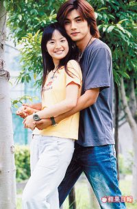 林依晨（左）和賀軍翔拍《愛情合約》傳緋聞。
