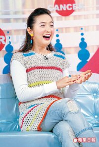 林依晨昨參加心理測驗，被測出是三八阿花型。吳怡慧攝  2005.12.04 蘋果日報