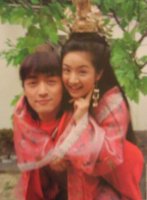 在「天外飛仙」劇中，林依晨下嫁胡歌，第一次嘗試古式婚禮。