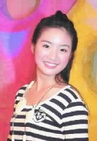 乖乖女林依晨碰到「黑澀會」撩落去，不但大跳艷舞，扭腰、擺臀、摸胸統統來！（CHANNEL[V]）