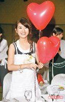 2006/06/21蘋果日報(林依晨昨出席交大謝師宴，感動不已。彭欣偉攝)