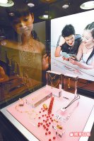 台灣人對金飾情有獨鍾,消費者多利用情人節或母親節的檔期選購,通常也有較多好康。 台灣人對金飾情有獨鍾,消費者多利用情人節或母親節的檔期選購,通常也有較多好康。