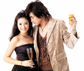 2006.04.24 [民生報]林依晨（左）、賀軍翔代言「真愛密碼」，兩人的人氣頗旺。  真愛密碼／提供